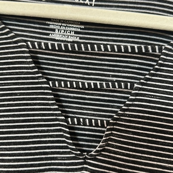 American eagle, soft and sexy sz S black and white striped l/s flare NWOT - Picture 4 of 6